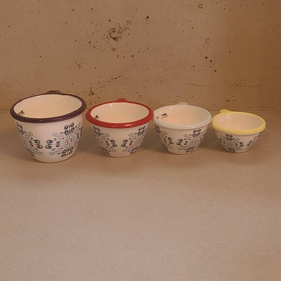 Set of Porcelain Measuring Cups - Picture 1 of 6